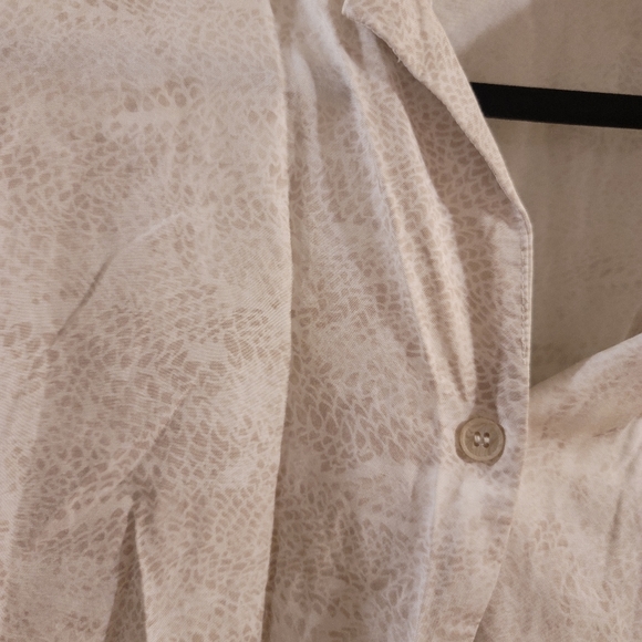 Oysho top size large. White print - Picture 2 of 5